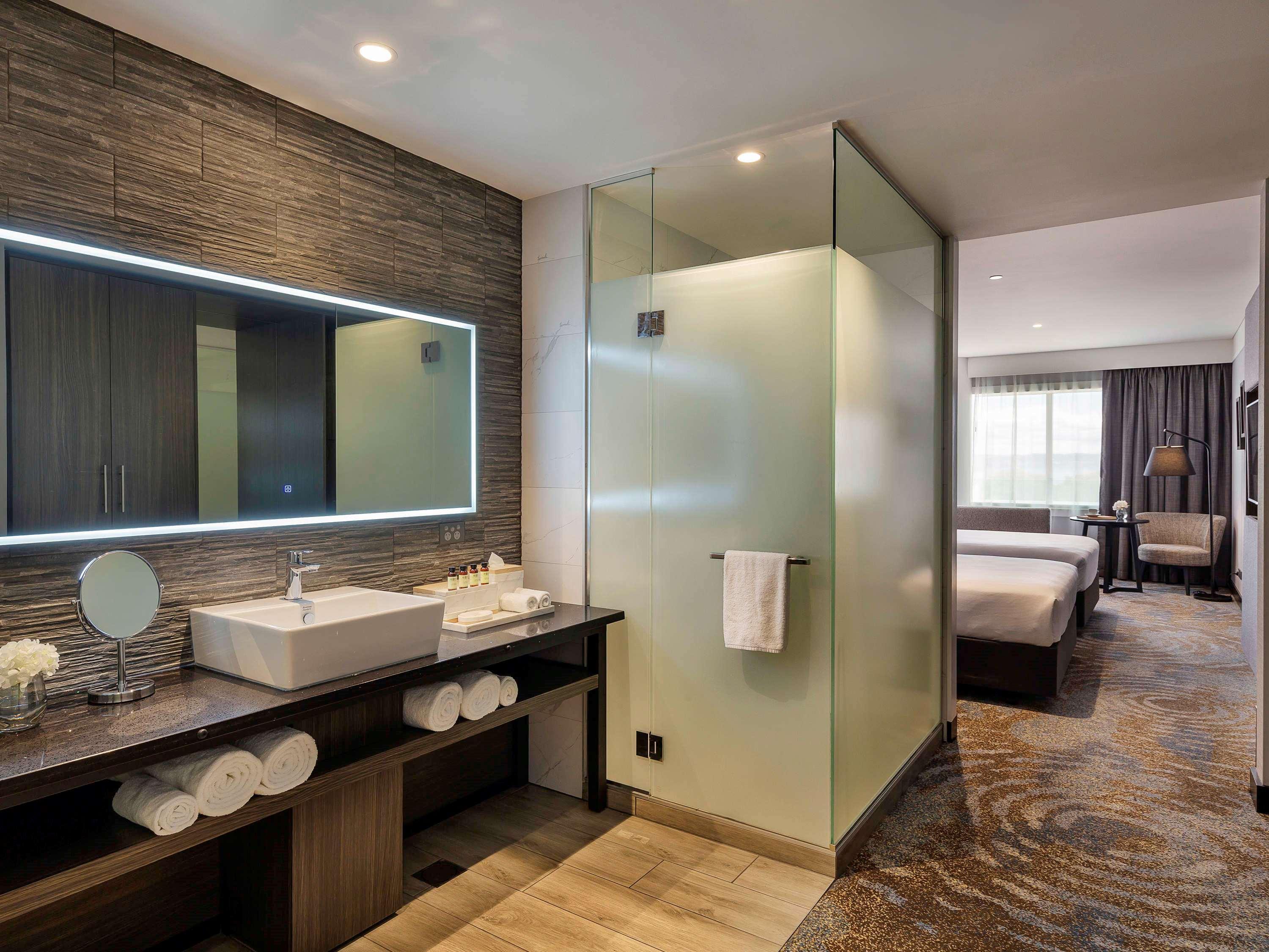 Hotel Pullman Rotorua Zewnętrze zdjęcie A bathroom at the hotel