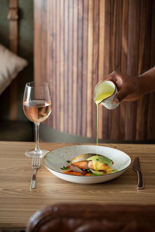 Hotel Pullman Rotorua Zewnętrze zdjęcie A wine glass